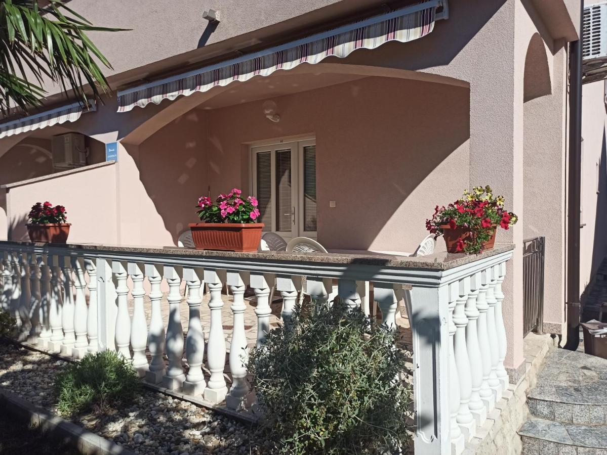 Apartmani Vesna Đảo Krk Ngoại thất bức ảnh