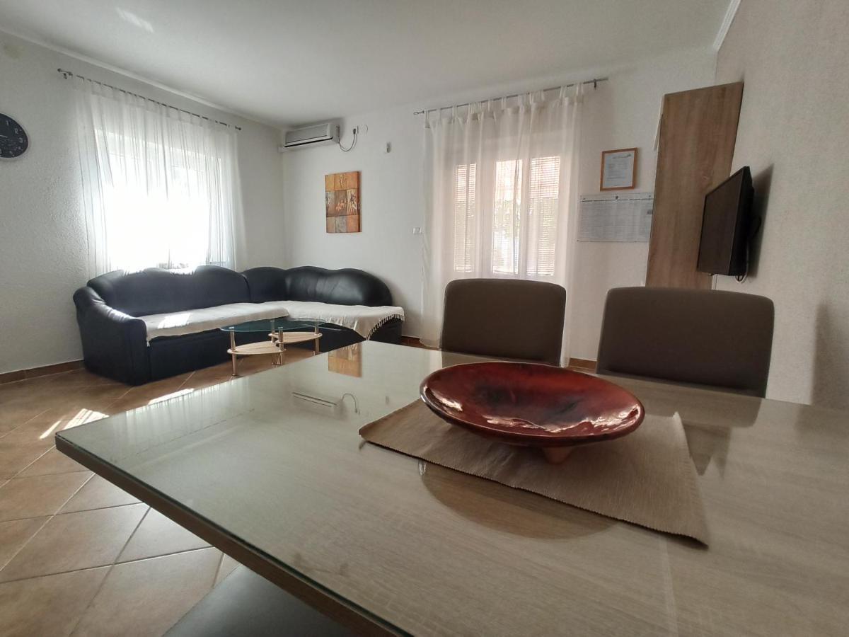 Apartmani Vesna Đảo Krk Ngoại thất bức ảnh
